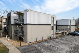 Carabella Apartments in Kansas City, MO - Building Photo