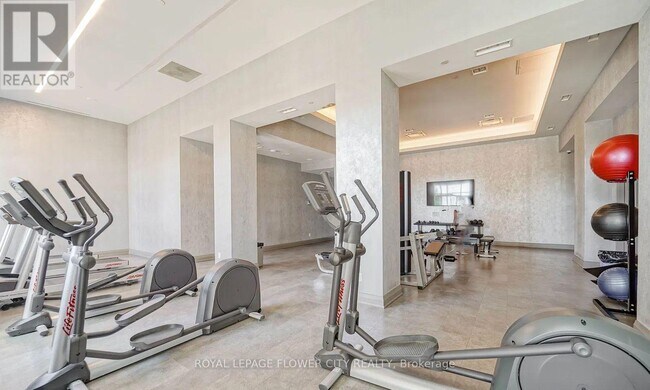 10 Meadowglen Pl in Toronto, ON - Building Photo - Building Photo