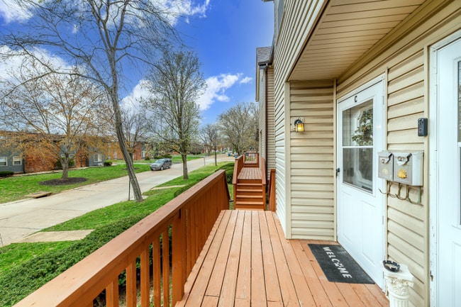 10161 Squire Meadows Dr, Unit C in St. Louis, MO - Foto de edificio - Building Photo