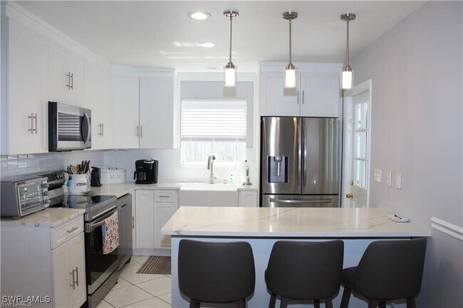 858 97th Ave N in Naples, FL - Building Photo - Building Photo