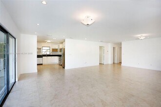 1171 Campo Sano Ave in Miami, FL - Building Photo - Building Photo
