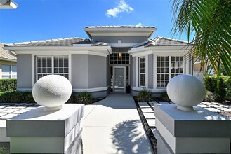 7131 Kensington Ct in Bradenton, FL - Foto de edificio - Building Photo