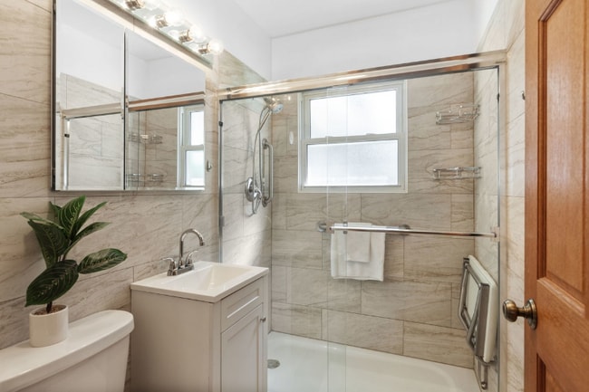 2666 Porter Pl in Anchorage, AK - Foto de edificio - Building Photo