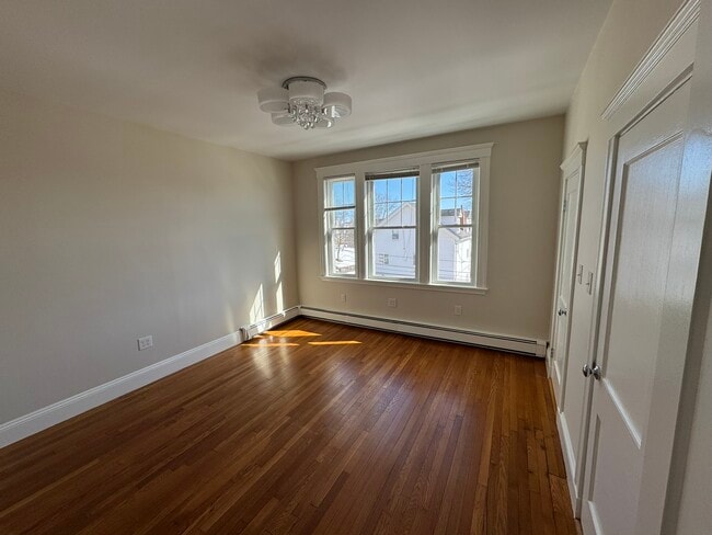 84 Tudor St, Unit unit 3 in Chelsea, MA - Building Photo - Building Photo