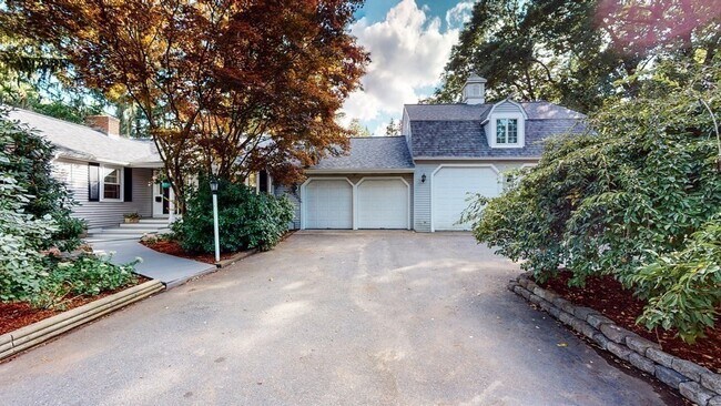 30 Allandale St, Unit 1 in Boston, MA - Building Photo - Building Photo
