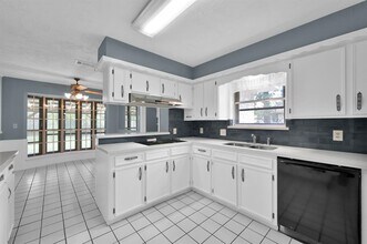 27110 Jimmy Ln in Conroe, TX - Building Photo - Building Photo