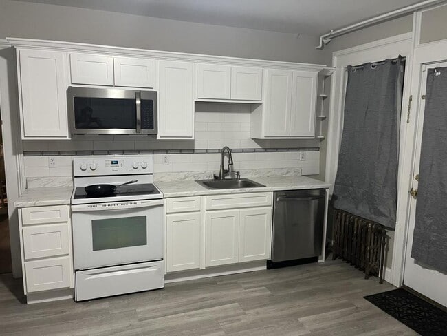 property at 1027 Beekman Rd
