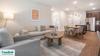 3501 N Austin St in Seguin, TX - Building Photo