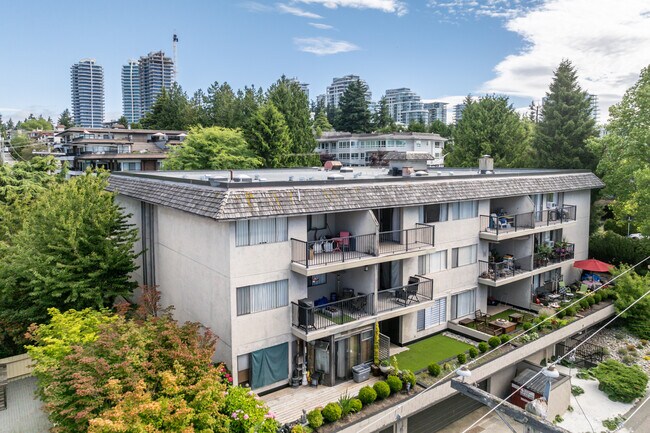 1285 Martin St