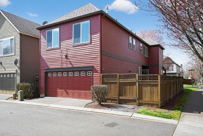 1052 SE Portlandia Ave in Hillsboro, OR - Building Photo - Building Photo