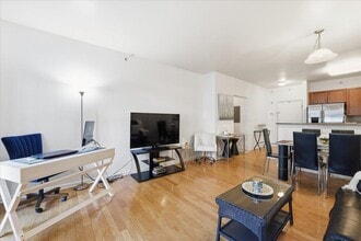4 CONSTELLATION Pl in Jersey City, NJ - Building Photo - Building Photo