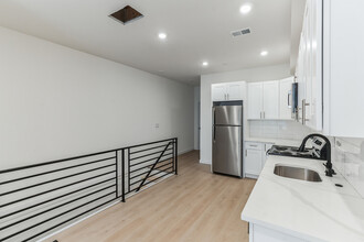 812 N Holly St in Philadelphia, PA - Building Photo - Building Photo