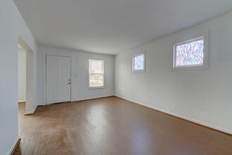 6136 Jackson Ave in Berkeley, MO - Building Photo - Building Photo