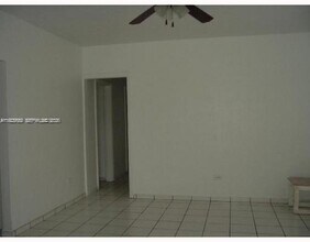 2149 NE 179th St in North Miami Beach, FL - Building Photo - Building Photo