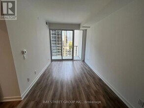 20-1120 Edward St in Toronto, ON - Building Photo - Building Photo
