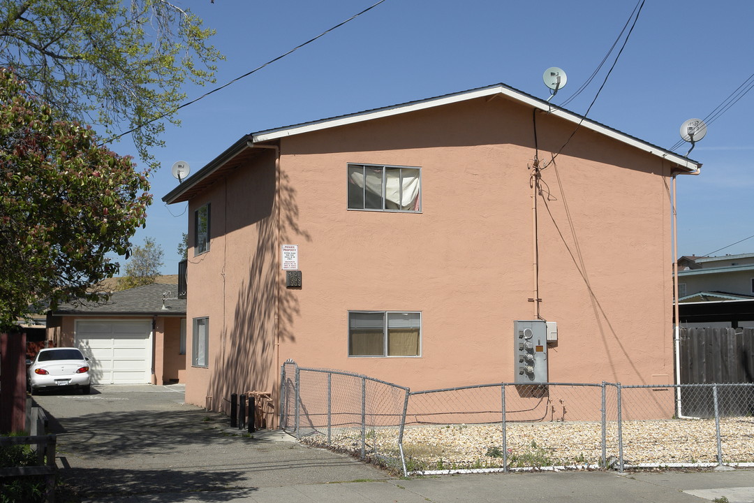 1555 159th Ave in San Leandro, CA - Building Photo