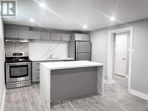 99 Warren Ave in Hamilton, ON - Building Photo - Building Photo