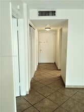 16701 NE 14th Ave, Unit 206 in Miami, FL - Building Photo - Building Photo