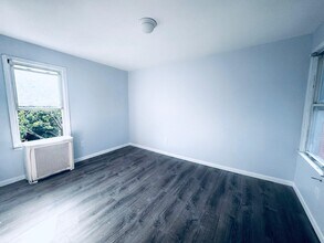 178 Fern Ave in Lyndhurst, NJ - Building Photo - Building Photo