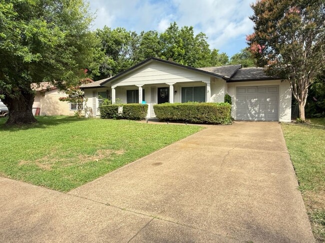 2621 Trinity St in Irving, TX - Building Photo - Building Photo