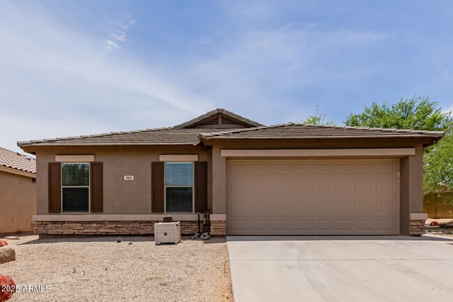 property at 983 E Palomino Way