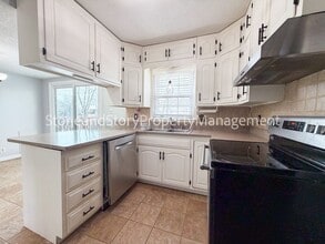 3125 SW Mulvane St in Topeka, KS - Building Photo - Building Photo