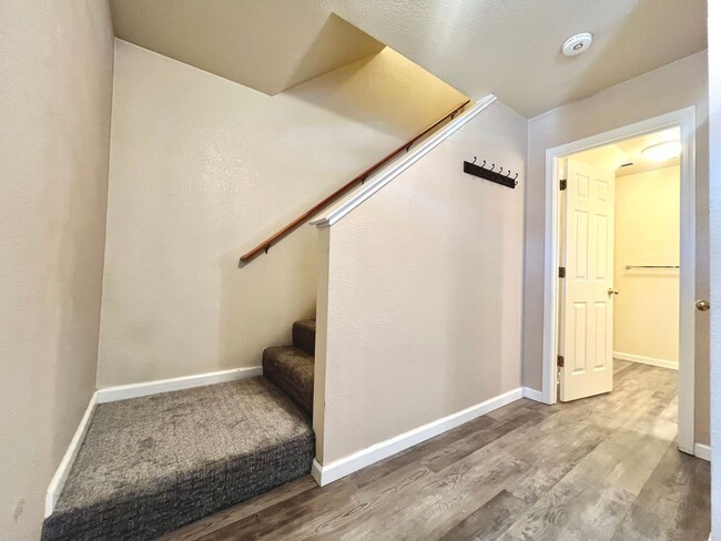 2099 Hartford Dr in Chico, CA - Building Photo - Building Photo