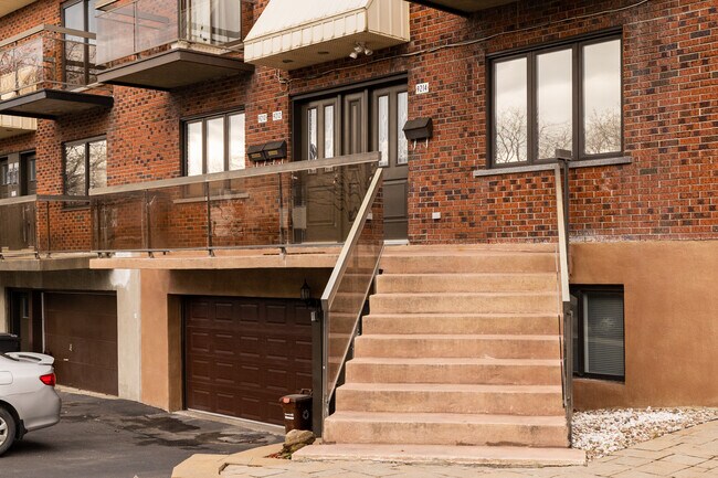 9216 Olivier-Maurault in Montréal, QC - Building Photo - Building Photo