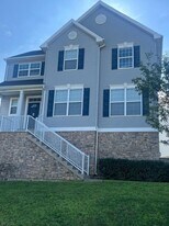 133 Sowers Dr in Hackettstown, NJ - Building Photo