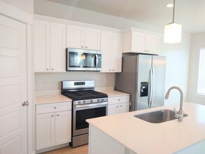 16062 S Bodmin Way in Bluffdale, UT - Building Photo - Building Photo