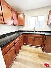 2637 S Manhattan Pl in Los Angeles, CA - Building Photo - Building Photo