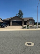 4045 Pembroke Ln in Shasta Lake, CA - Building Photo - Building Photo