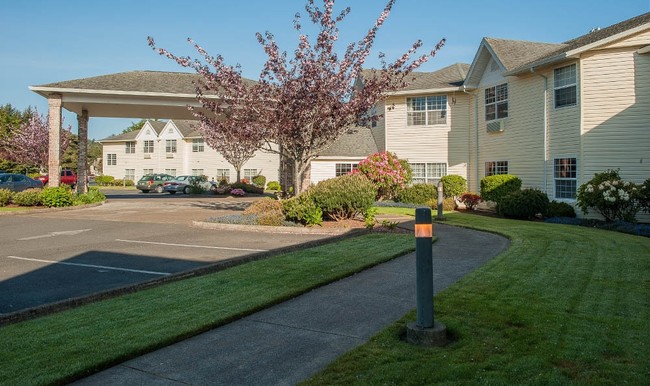 Lakeview Senior Living in Lincoln City, OR - Building Photo - Building Photo