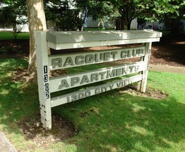 1302-1358 City View St in Eugene, OR - Foto de edificio - Building Photo