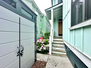 13 Nunan St in Charleston, SC - Building Photo - Building Photo