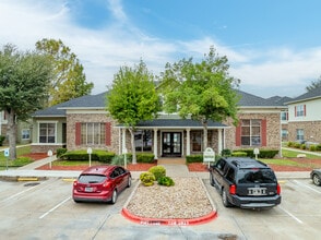 Westchester Woods Apartments in Pflugerville, TX - Building Photo - Building Photo