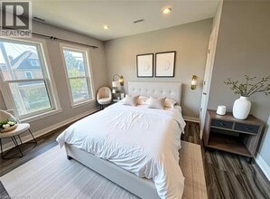 200 Holton Ave S in Hamilton, ON - Building Photo - Building Photo