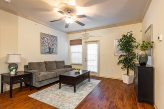 Jamestown Place Apartments Bossier City in Bossier City, LA - Building Photo - Interior Photo