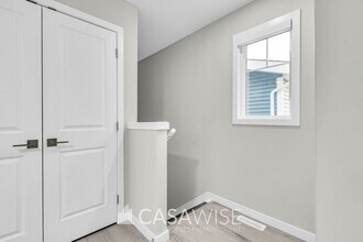 6079 Naden Landing NW in Edmonton, AB - Building Photo - Building Photo