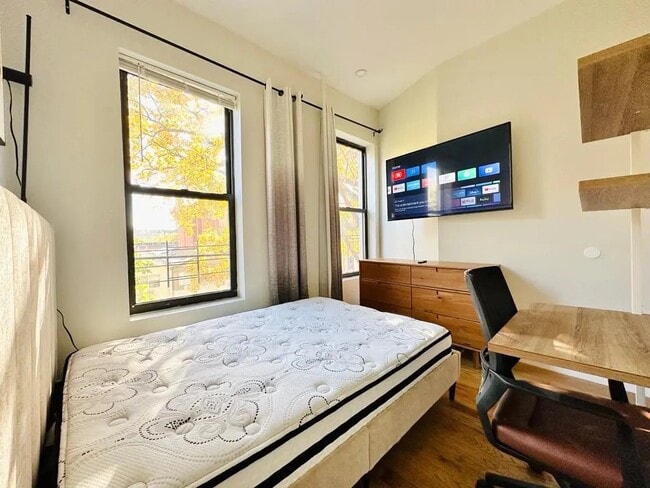 Furnished room/NOT APARTMENT in Brooklyn, NY - Foto de edificio - Building Photo