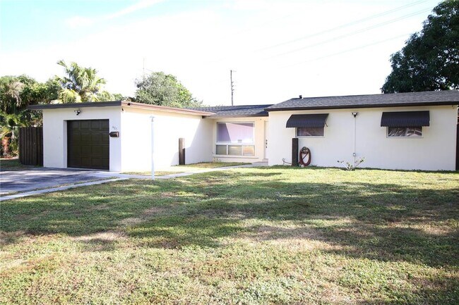 401 SW 64th Pky in Pembroke Pines, FL - Foto de edificio - Building Photo