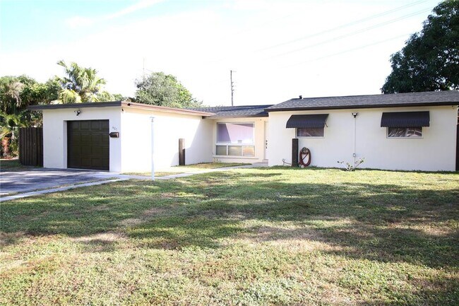 401 SW 64th Pky in Pembroke Pines, FL - Building Photo - Building Photo