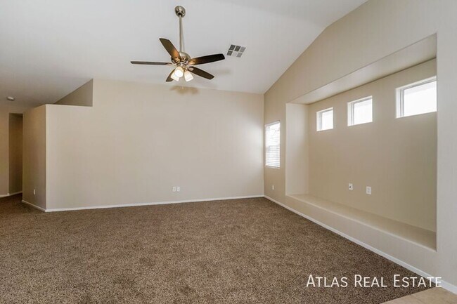 617 Lava Beds Way in North Las Vegas, NV - Building Photo - Building Photo