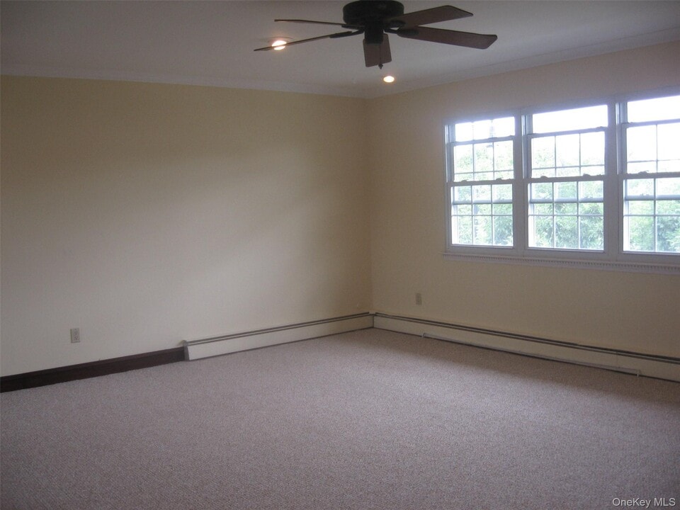 658 W Penn St in Long Beach, NY - Building Photo