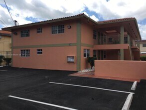 2600 NW 14th St, Unit 4 in Miami, FL - Building Photo - Building Photo