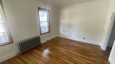 234 Cypress St, Unit 1 in Brookline, MA - Building Photo - Building Photo