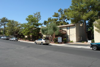 Snapp Apartments in Las Vegas, NV - Building Photo - Building Photo