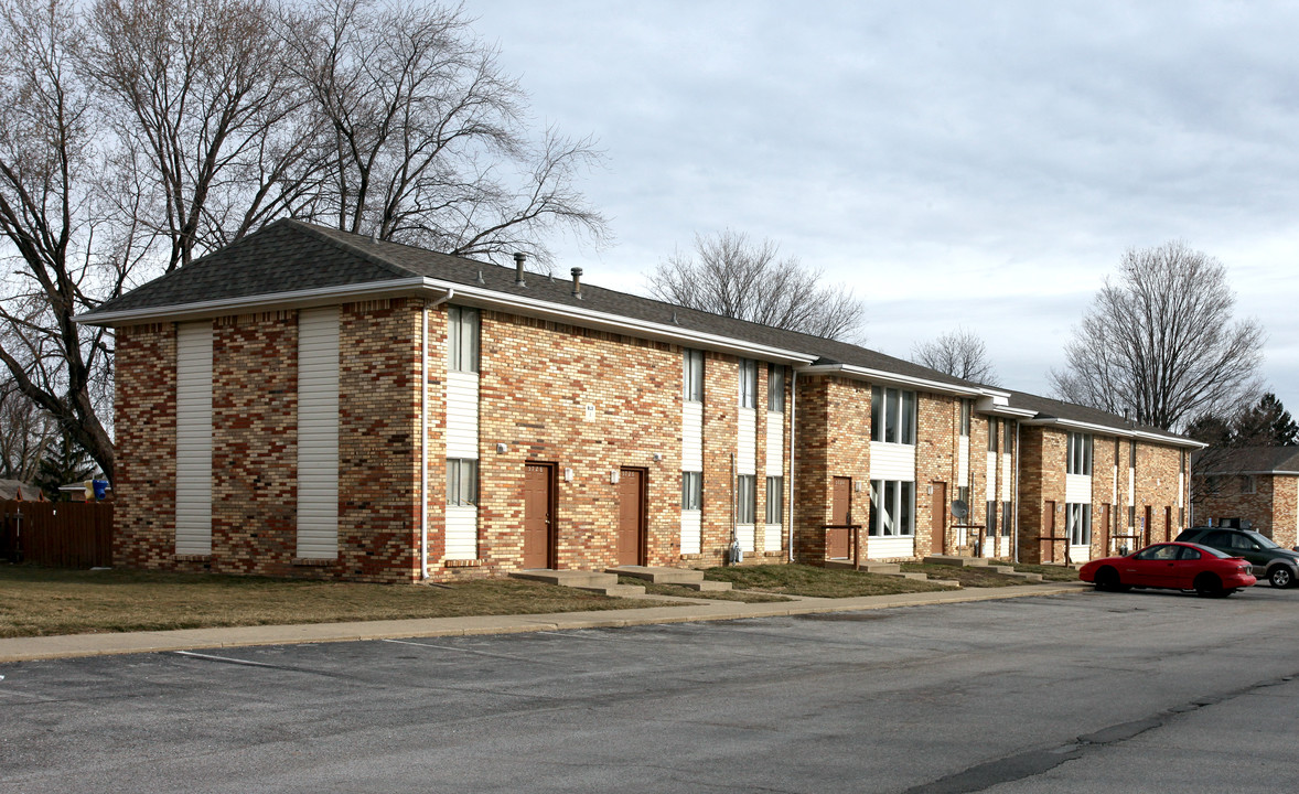 Cloverleaf Apartments & Townhomes in Indianapolis, IN - Foto de edificio