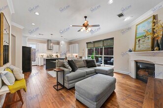 5211 Mission Ave in Dallas, TX - Building Photo - Building Photo