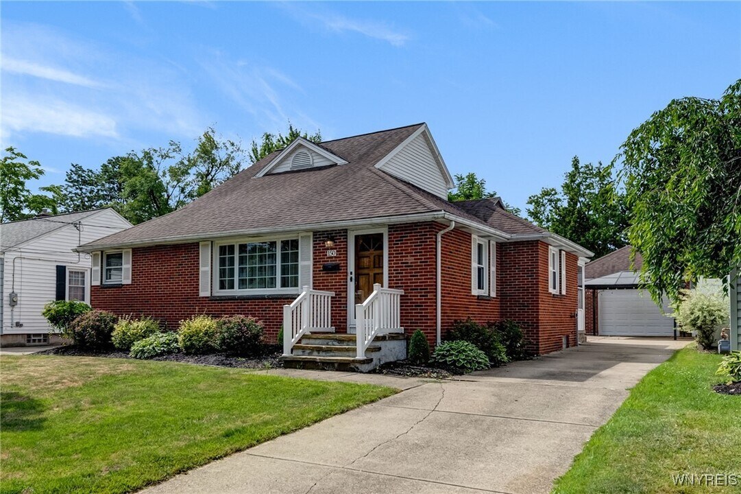150 Walter Ave in Tonawanda, NY - Building Photo